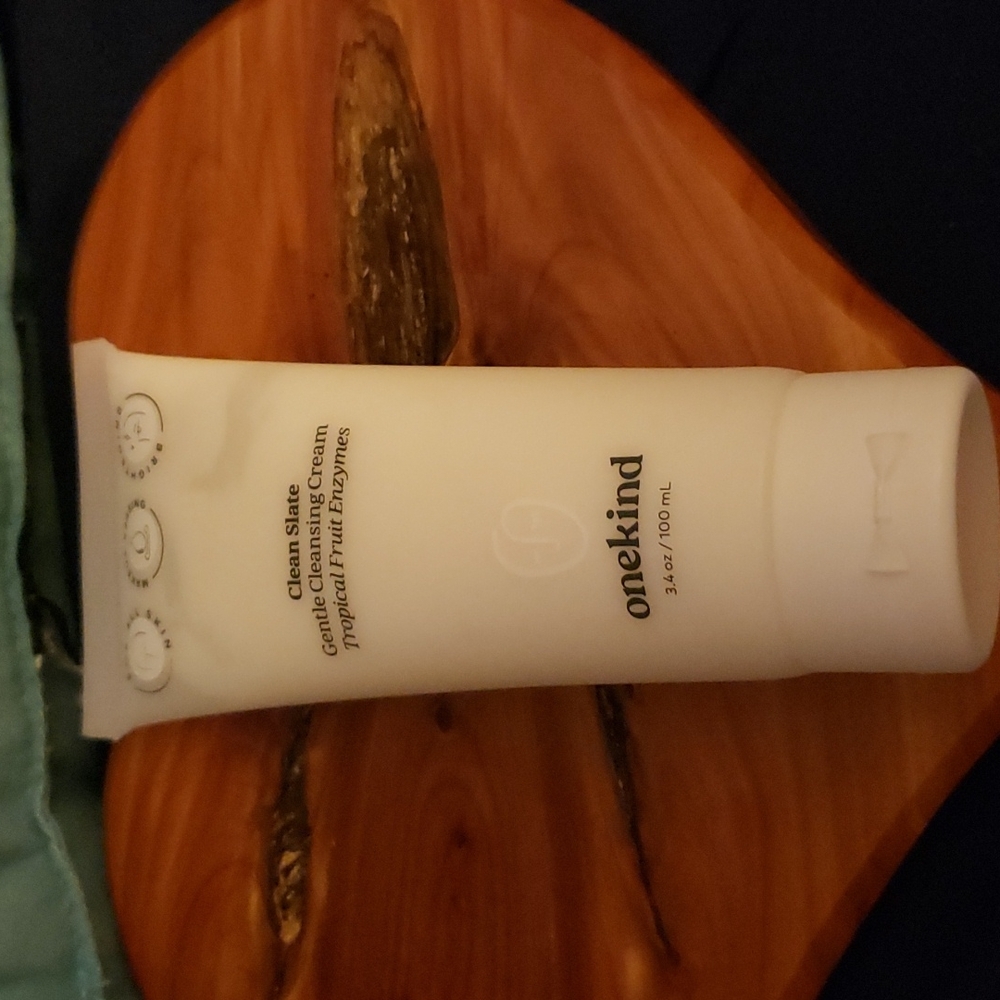 One kind Clean slate Gentle cleansing cream